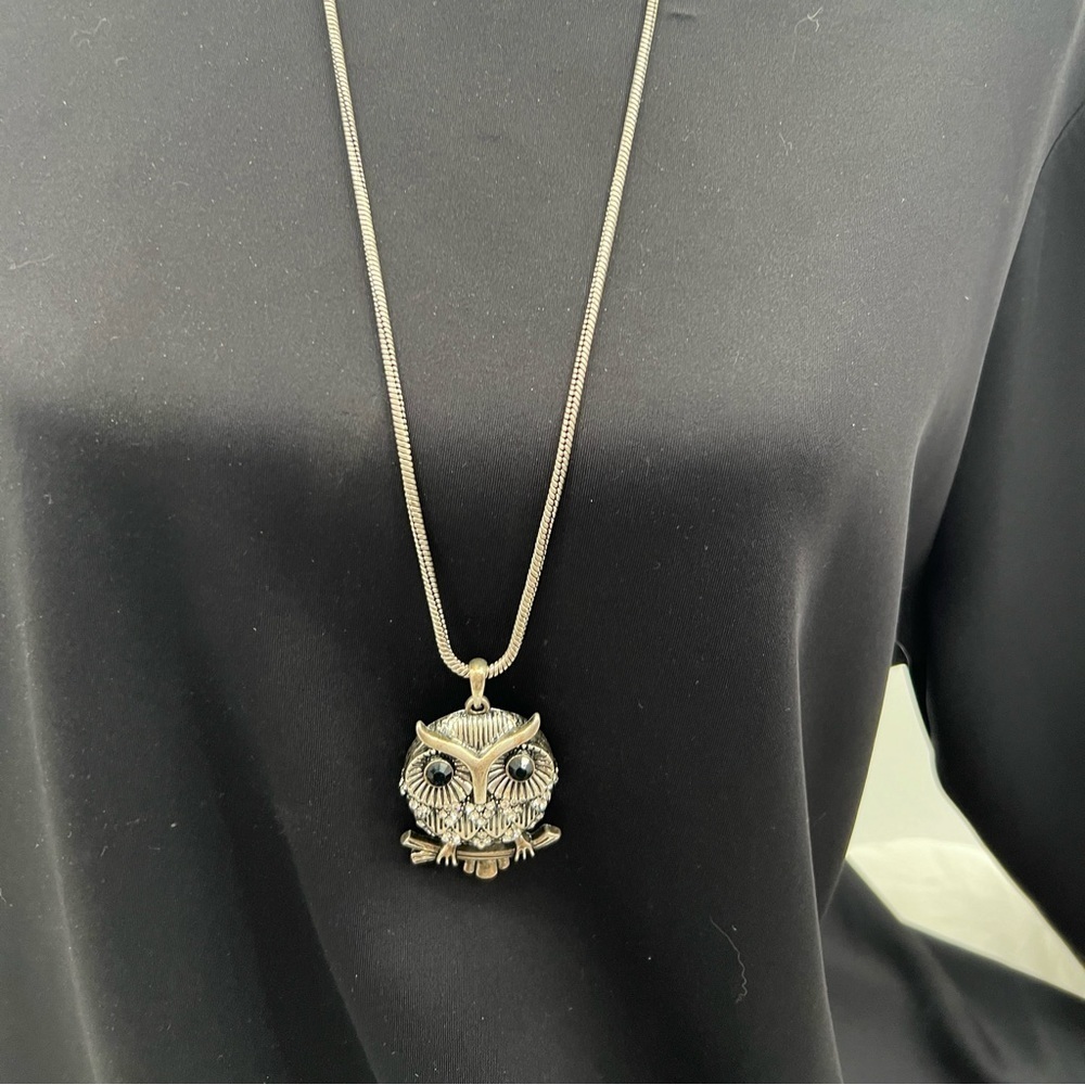 Owl necklace with rhinestones